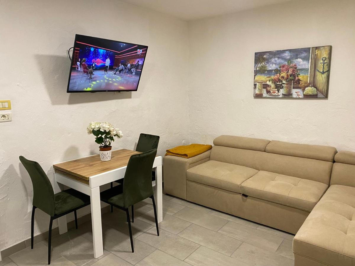 Maison Bellevue - 2 Bdrm Villa In Borsh Beach Экстерьер фото