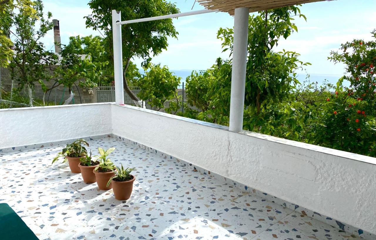 Maison Bellevue - 2 Bdrm Villa In Borsh Beach Экстерьер фото
